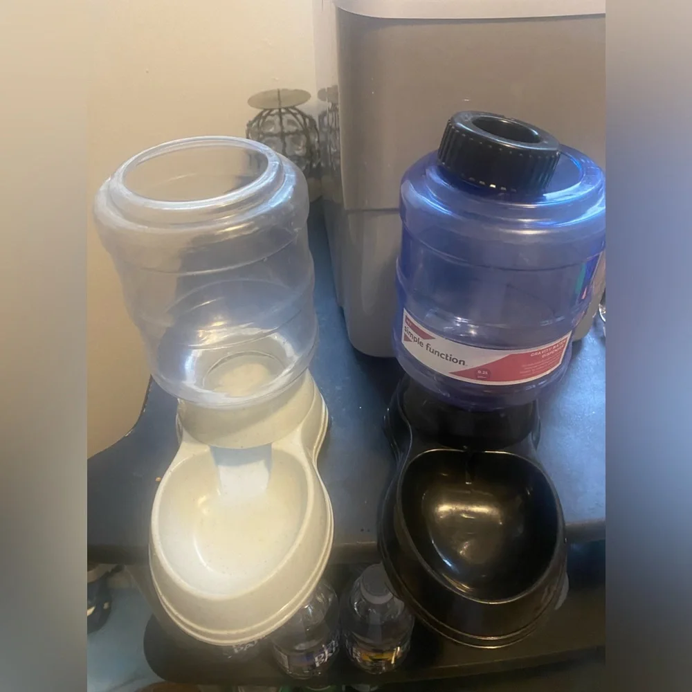 Water Gravity DOG Dispenser (2)pc pre owned as is see all photos (0.25)capacity